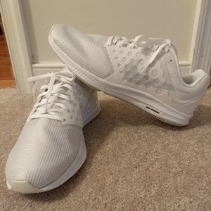 Nike Downshifter 7 Mesh Running shoes size 11.5